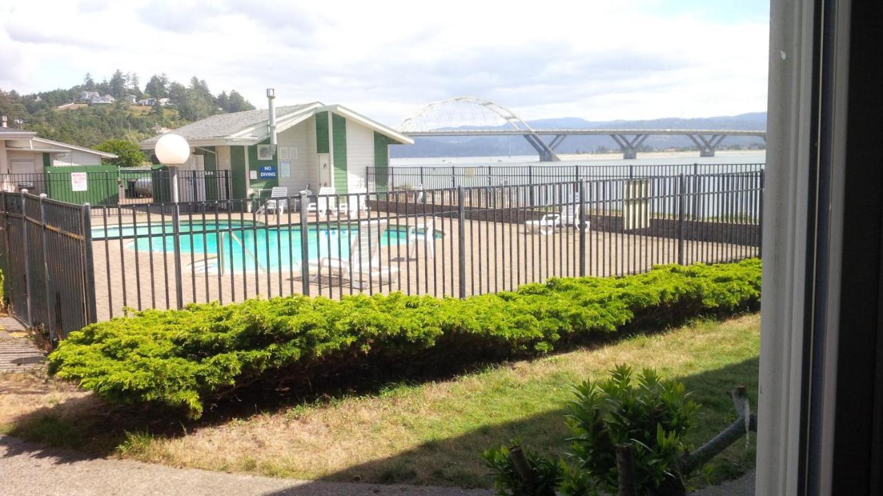 Alsi Resort Hotel Waldport Exterior photo