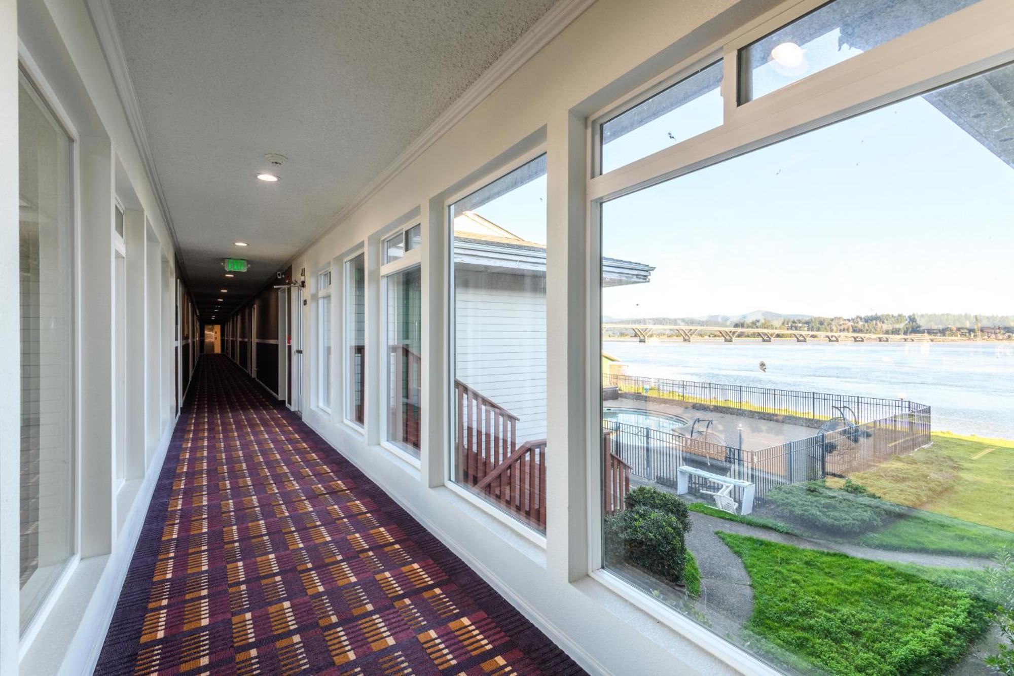 Alsi Resort Hotel Waldport Exterior photo